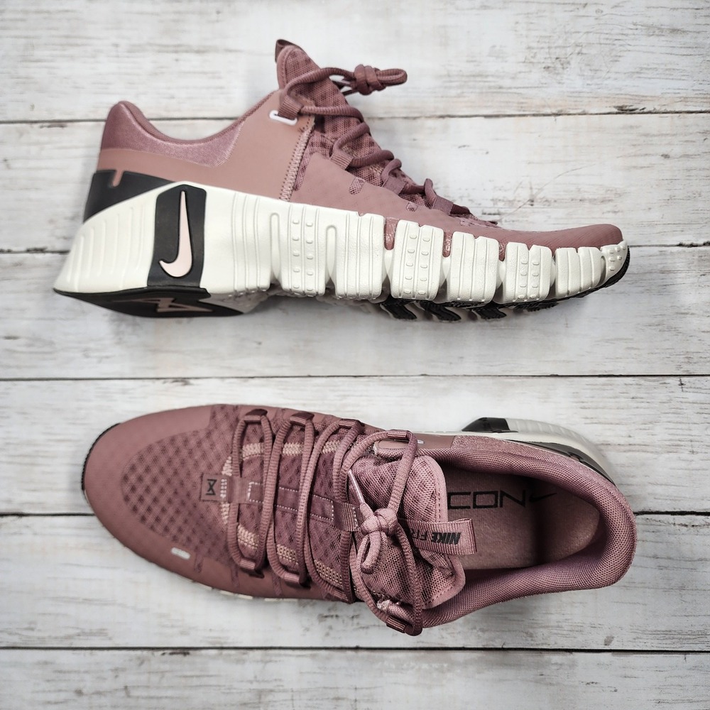 Sz 15 WMNS (M 13.5) NIKE Free Metcon 5 Smokey Mauve Platinum DV3950-201‎ New